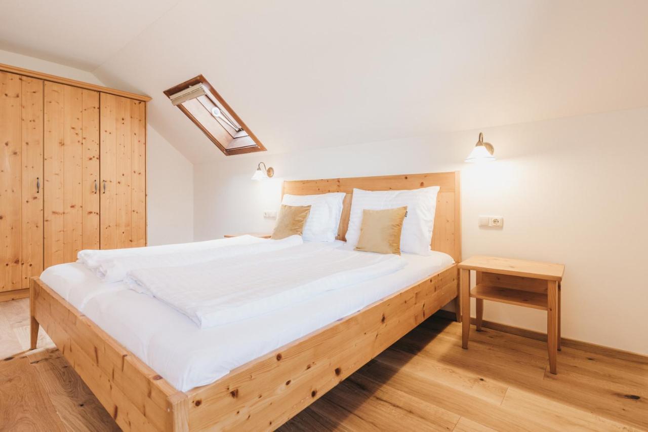 Naturel Hoteldorf Schoenleitn Latschach ober dem Faakersee Dış mekan fotoğraf