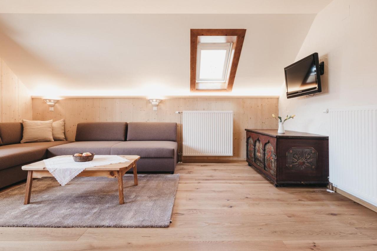Naturel Hoteldorf Schoenleitn Latschach ober dem Faakersee Dış mekan fotoğraf