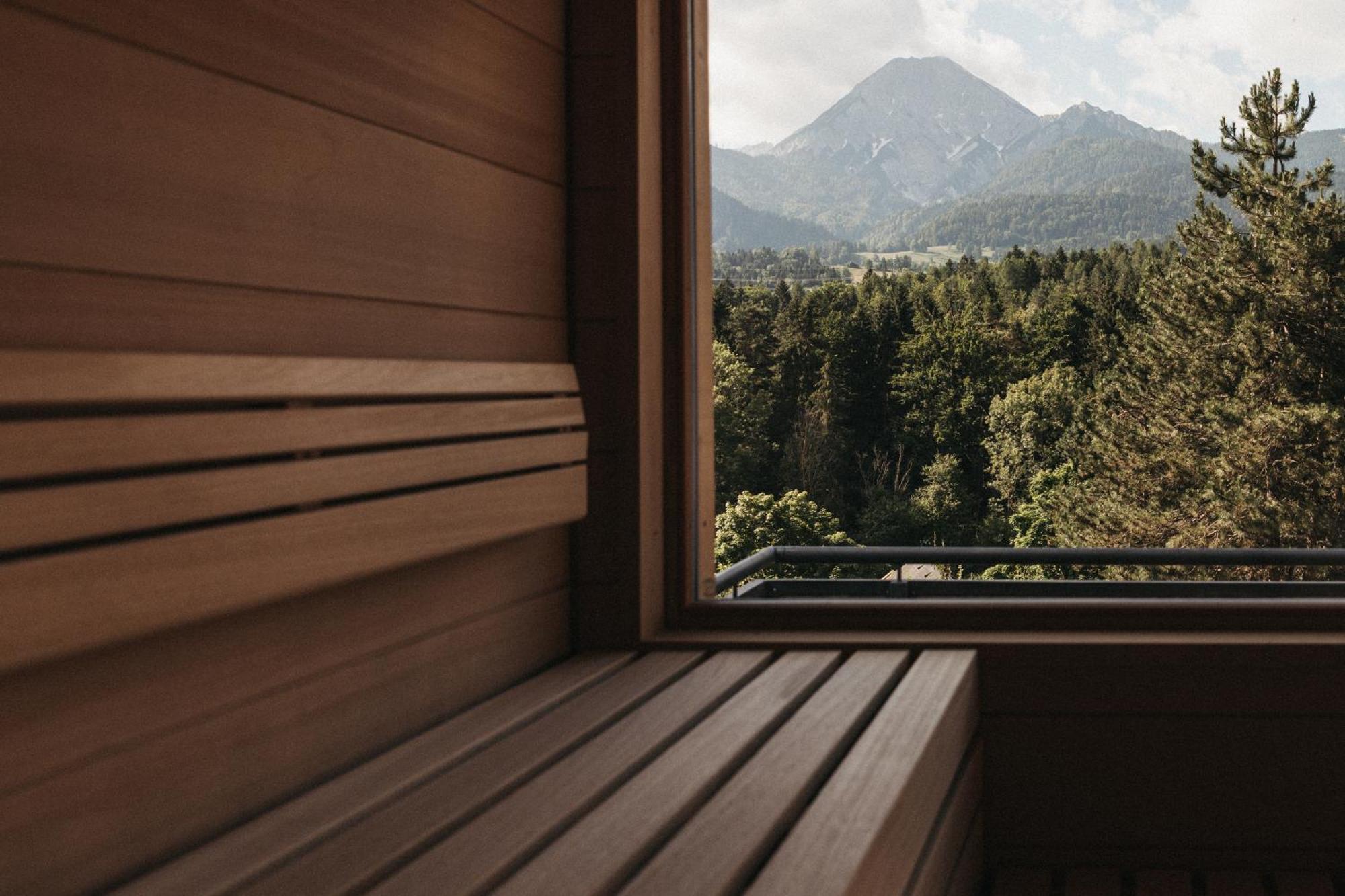 Naturel Hoteldorf Schoenleitn Latschach ober dem Faakersee Dış mekan fotoğraf