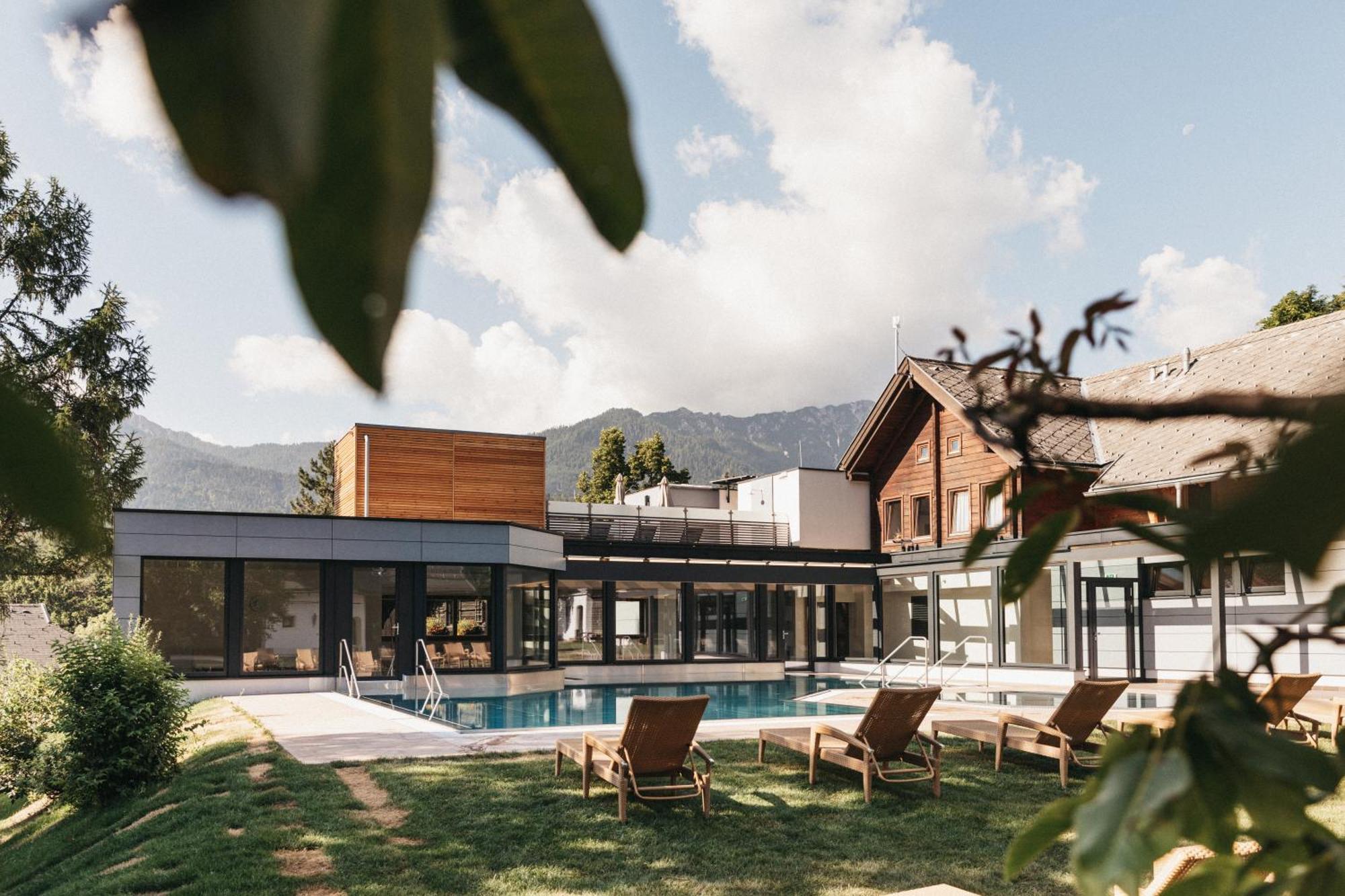 Naturel Hoteldorf Schoenleitn Latschach ober dem Faakersee Dış mekan fotoğraf