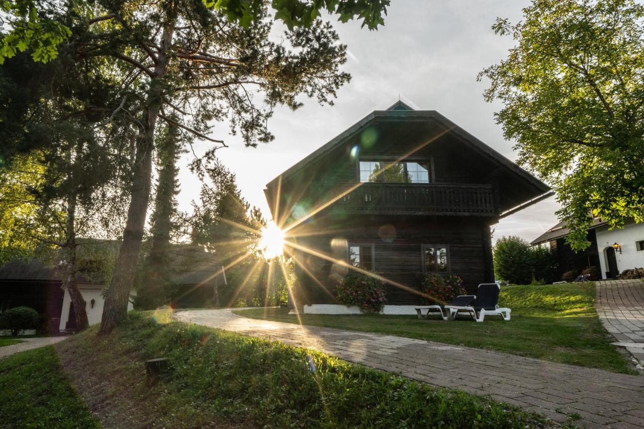 Naturel Hoteldorf Schoenleitn Latschach ober dem Faakersee Dış mekan fotoğraf